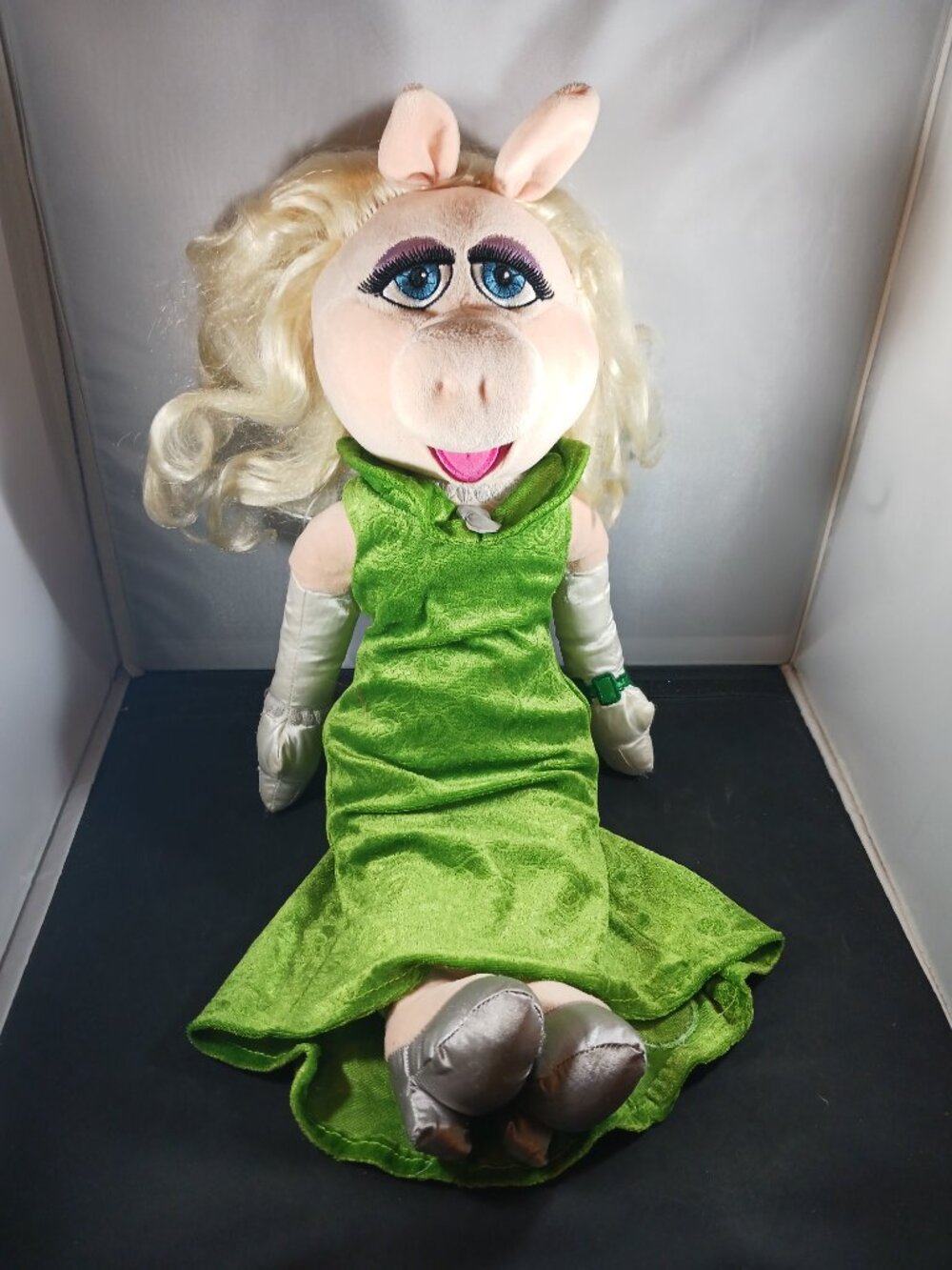 Retired Miss Piggy Plush Soft Doll Jim Henson Muppet Disney Store 2014
